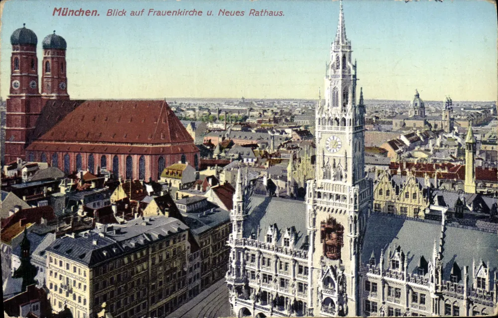 München. Blick auf Frauenkirche und Neues Rathaus. — Verleger: Otmar Ziebarth, München. - Vorderseite