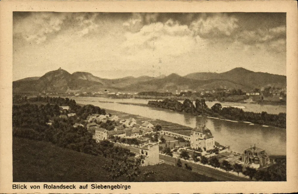 Vista de Rolandseck sobre Siebengebirge — vista panorâmica sobre o Siebengebirge a partir de Rolandseck — Kunstanstalt Dürmt, Bonn a. Rh. - Frente
