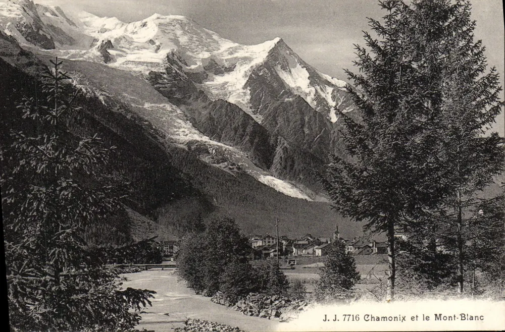 Chamonix e o Monte Branco — vista panorâmica — J.J. 7716 - Frente