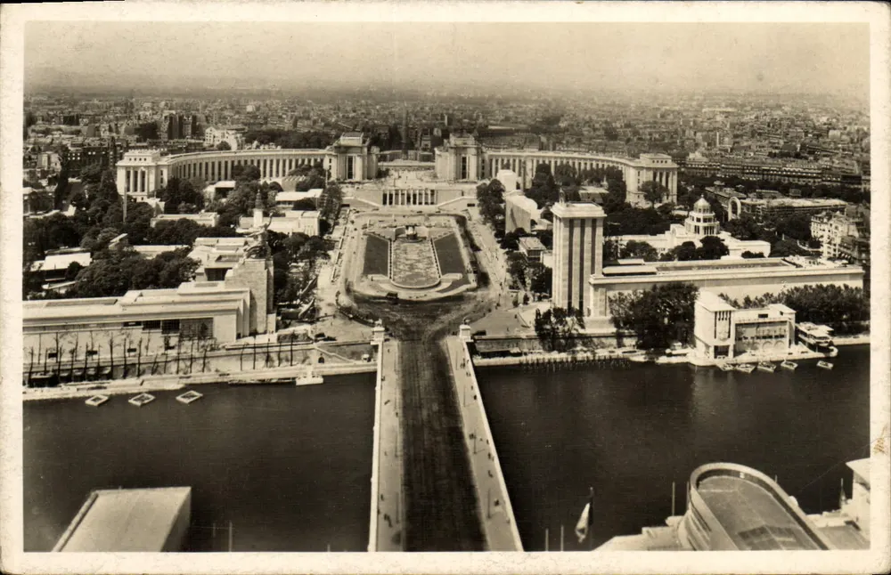 Internationale Ausstellung Paris 1937 — Das deutsche Pavillon — Photo-Hollmann, München, n° P.36 - Vorderseite