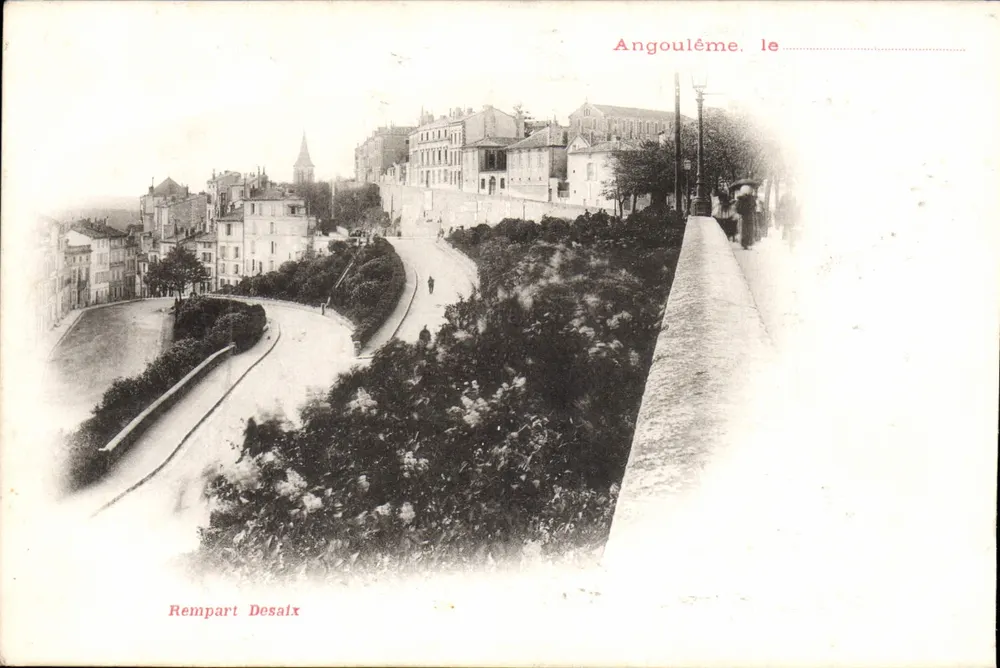 Angoulême. O Rempart Desaix — vista panorâmica — editor não identificado - Frente