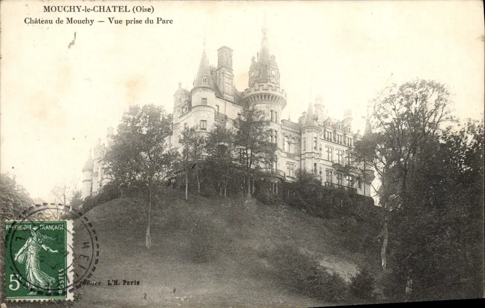Castelo de Mouchy-le-Châtel — Vista tirada do Parque — L'H. Paris - Frente