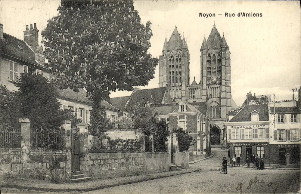 Noyon — Rue d'Amiens — Delbecq Luce - Frente
