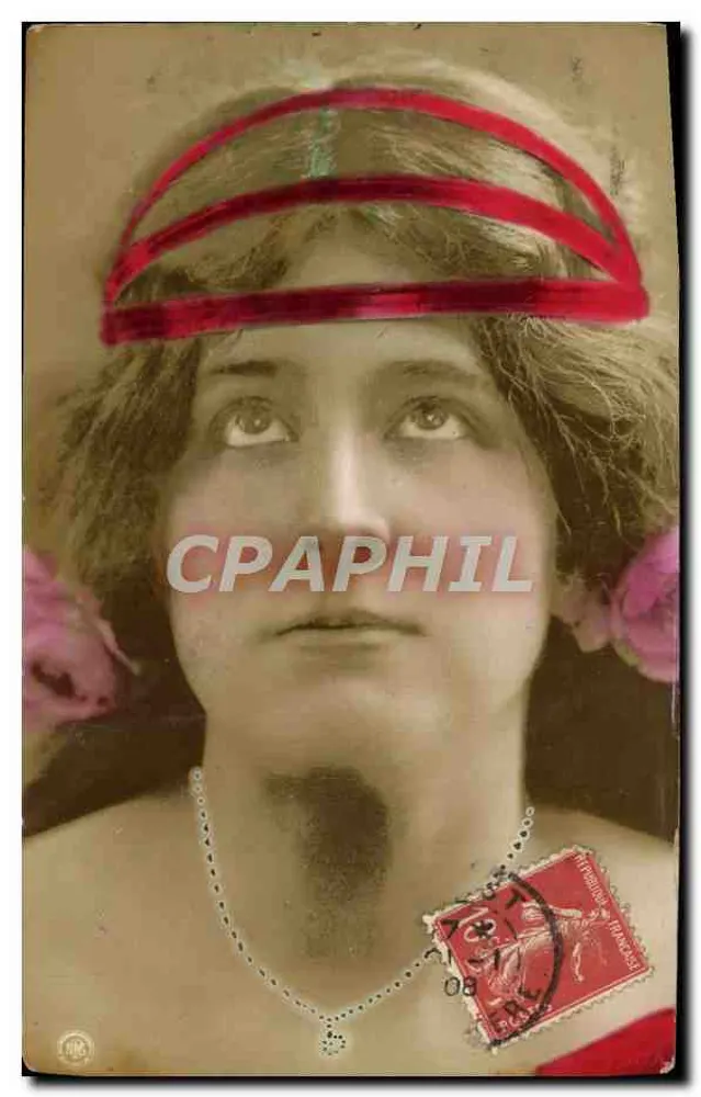 Junge Frau mit rotem Stirnband — unbekannter Verlag — roter Frankreich-Stempel - Vorderseite