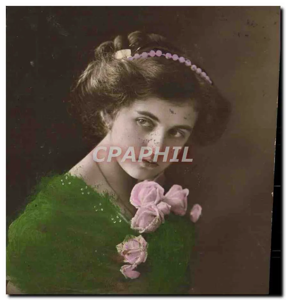 Jeune femme en robe verte — portrait avec couronne de perles et roses — éditeur anonyme - Vorderseite