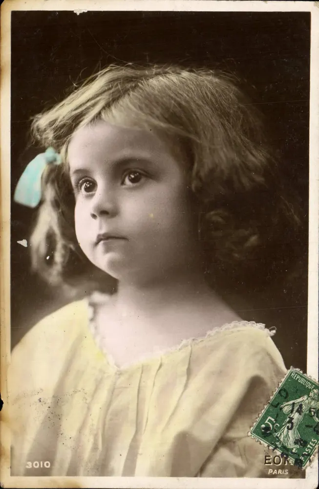 Petite fille — portrait en buste — éditeur EOT PARIS n°3010 - Anverso
