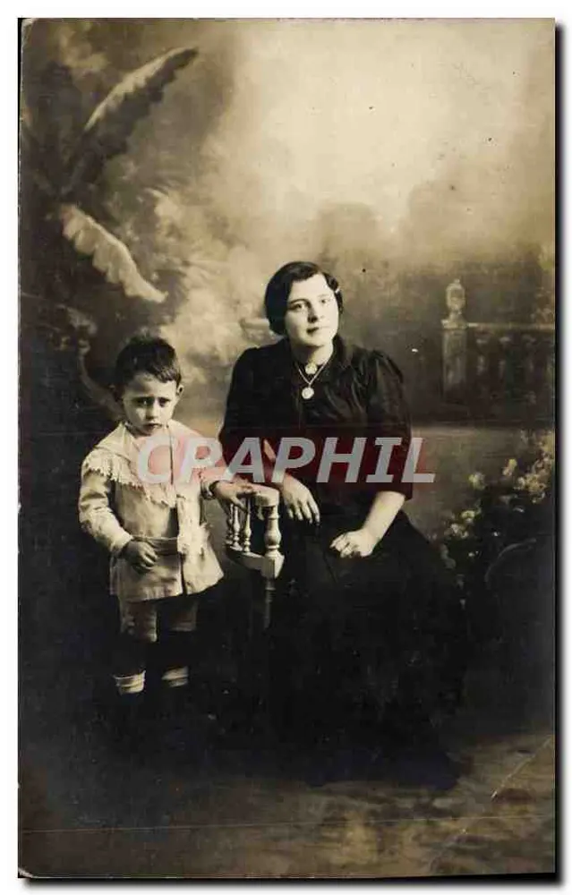 Frau und Kind — Fotostudio — Verlag A. Guillenmout, Paris - Vorderseite
