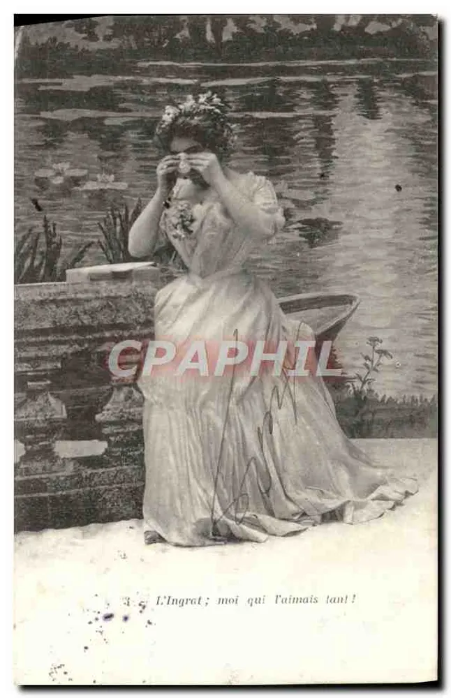 Frau in Ballkleid nahe einem See — L'Ingret ; moi qui t'aimais tant ! — Verlag: La Griffe, 18 Rue Laroque, Paris - Vorderseite