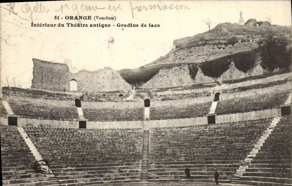 Orange (Vaucluse) — Innenansicht des antiken Theaters — Vorderste Treppe — Éd. Bert, Nr. 51 - Vorderseite