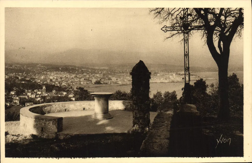 Antibes — Vista panorâmica — Les Éditions d'Art Yvon, n°416 - Frente