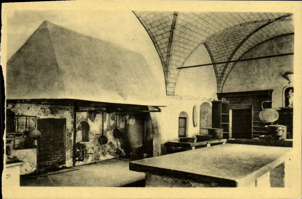 Monastère de la Grande Chartreuse — Cuisine — Édition des Monuments Historiques, Paris, n°24 - Anverso