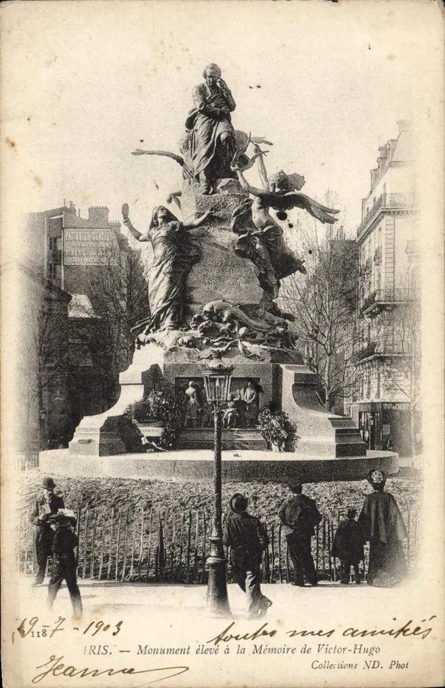 Paris — Denkmal zur Erinnerung an Victor Hugo — Sammlung ND. Foto - Vorderseite