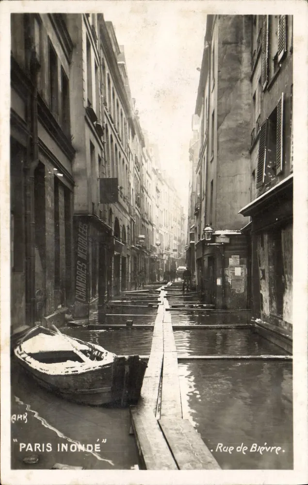 Paris inundado — Rue de Bièvre — editor GMB - Frente