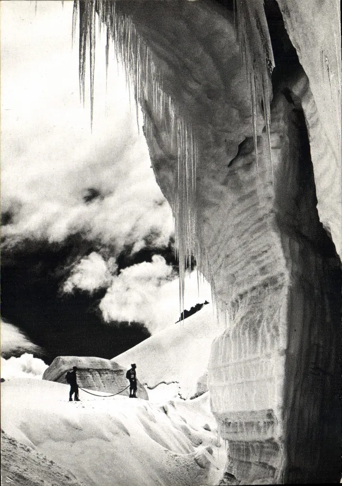 As Alpes - Sob a Aiguilha do Plan — edição Mythra Chamonix, n° C.69 - Frente