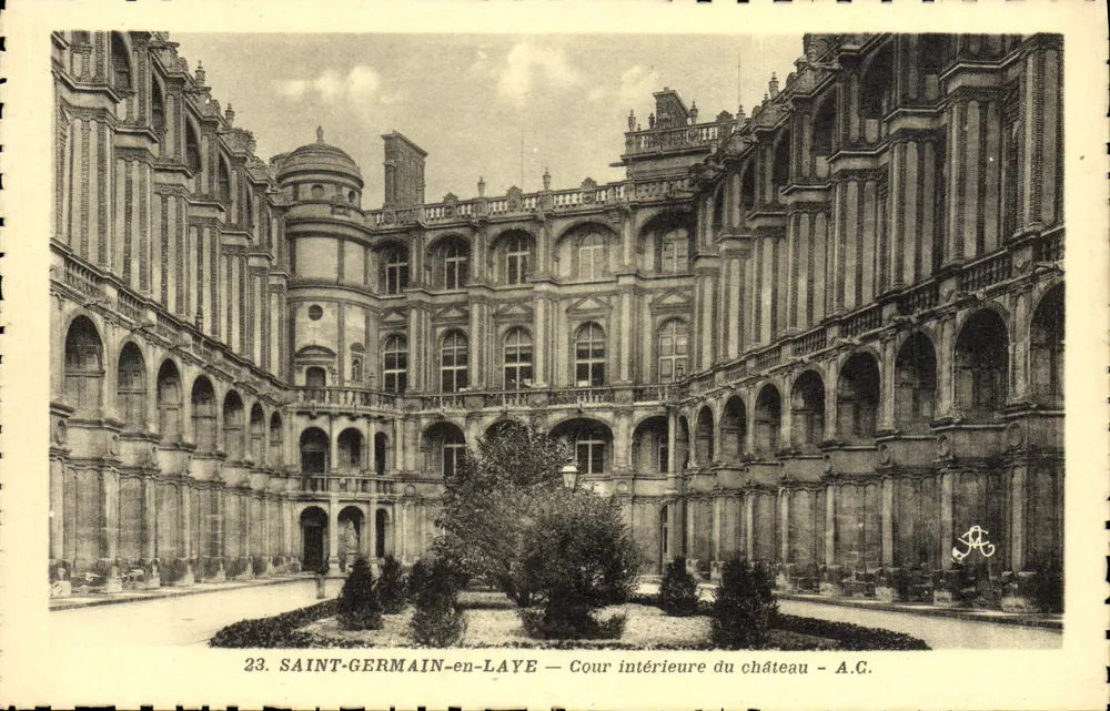 Saint-Germain-en-Laye — Cour interne do castelo — A.C. - Frente