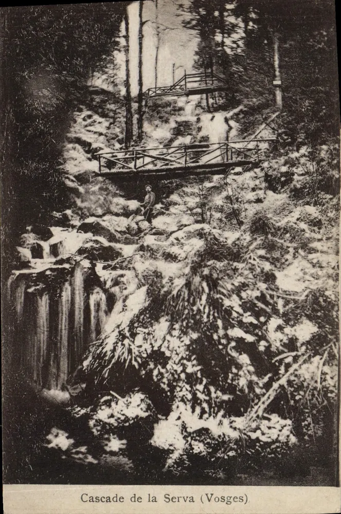 Cachoeira da Serva (Vosges) — visão na floresta com ponte — A. B. Schirmeck - Frente