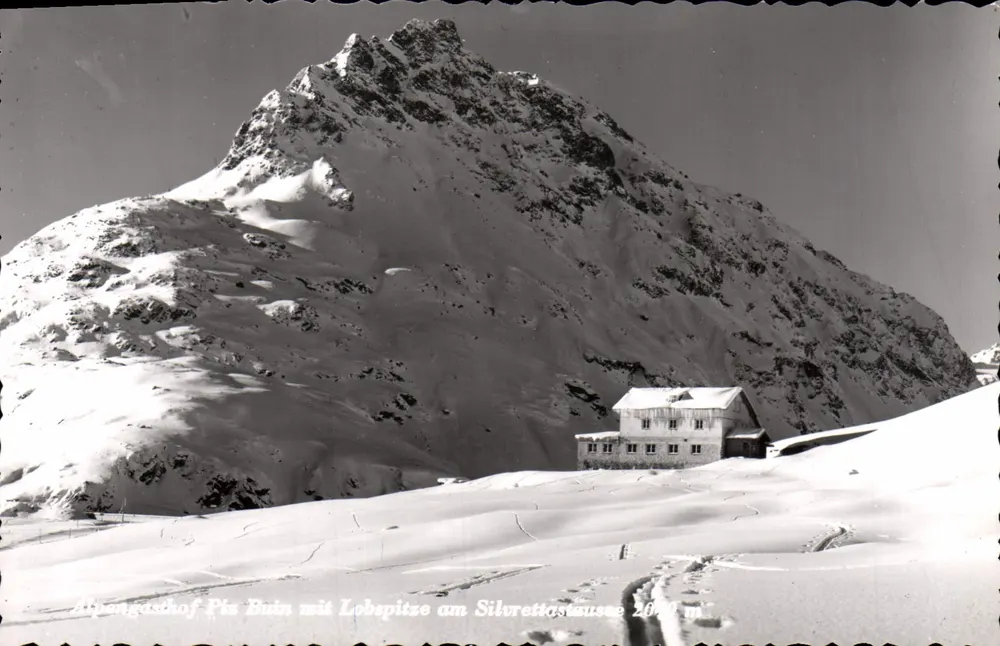 Alpengasthof Pie Buhn mit Lobspitze am Silvrettastausee 2690 m — Verleger R. M. G. C. A. G. S. A. S. E. 2027 m - Vorderseite