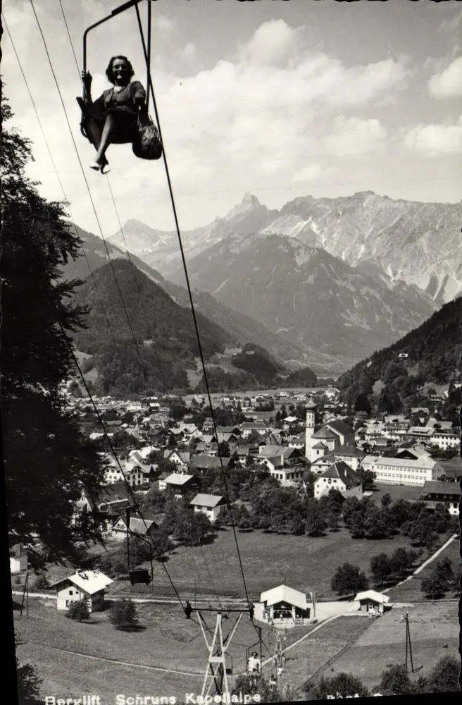 Berglift Schruns Kapellalpe — widok panoramiczny wsi i gór — wydawca nieznany, numer serii nie widoczny - Awers
