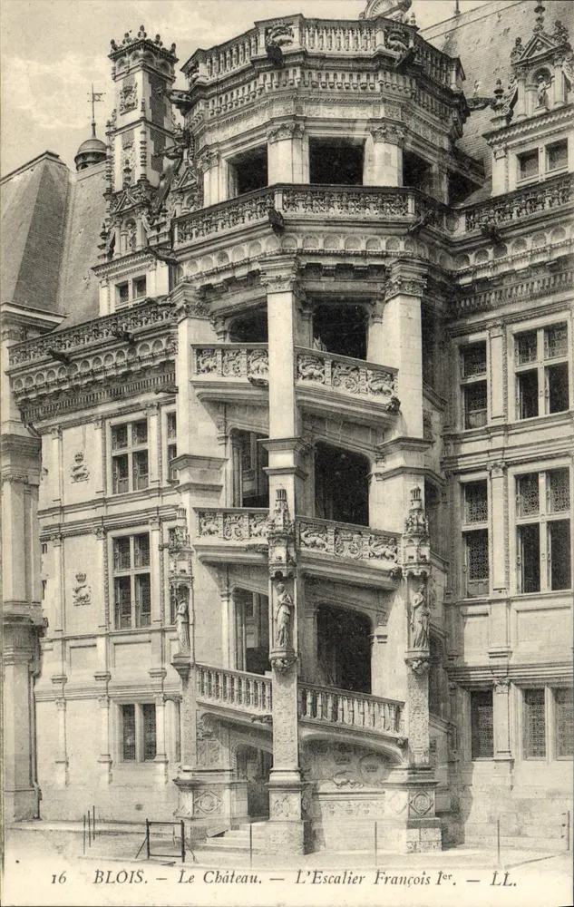 Blois — Das Schloss — Die Treppe von François I. — LL. - Vorderseite