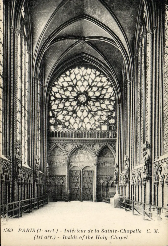 Interior da Santa Capela — Paris (1º arrondissement) — C.M. 1569 - Frente