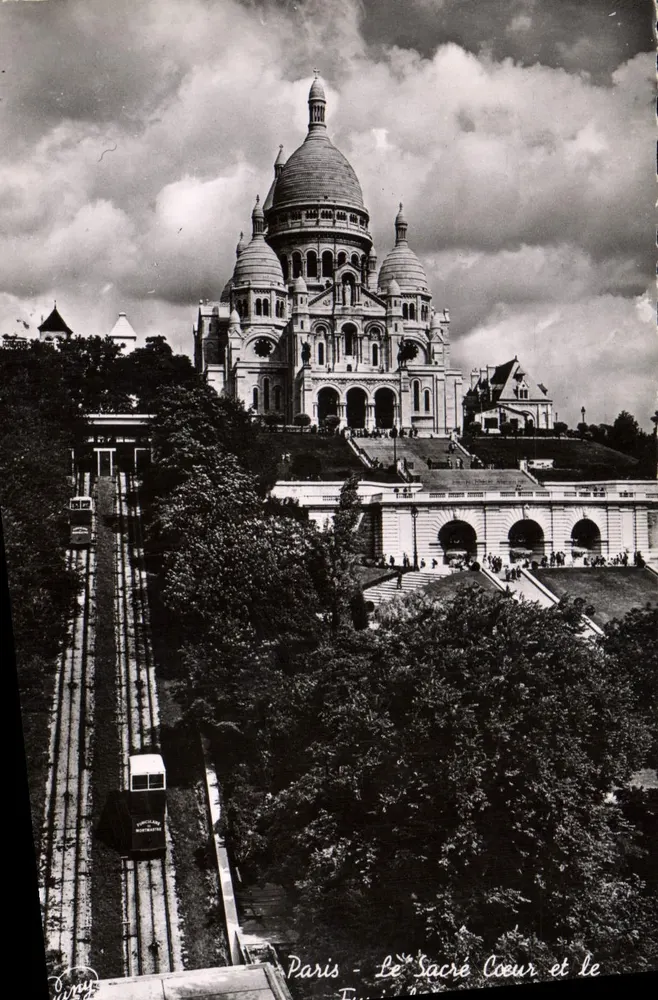 Paris - Der Sacré Cœur und der Funicular - Ciry - Vorderseite