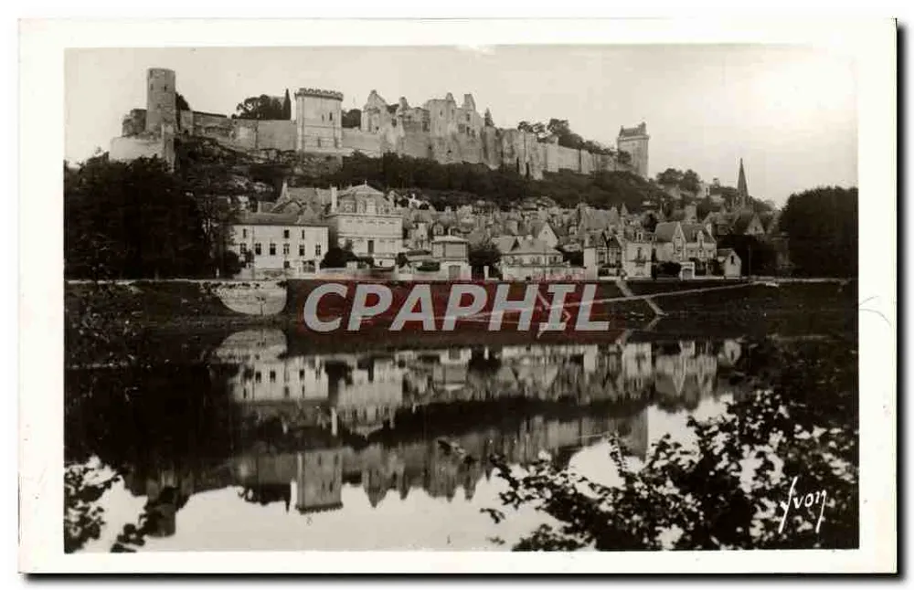 Chinon (Indre-et-Loire) — Blick auf den Schloss von der Uferseite der Vienne — Les Editions d'Art 'CHINON', Paris - Vorderseite