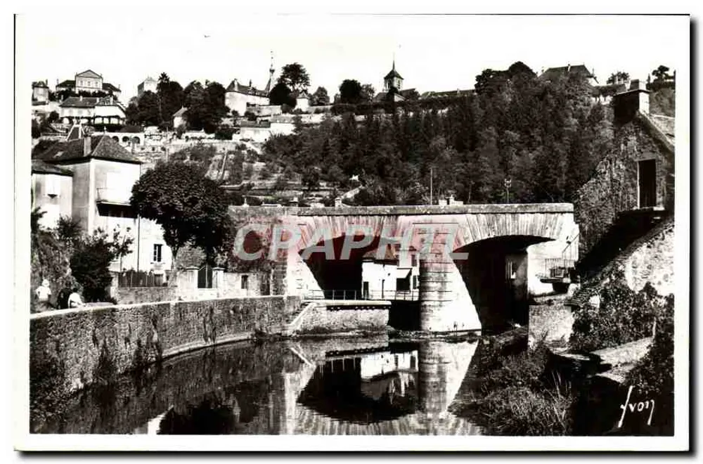 Avallon (Yonne) — Cousin-le-Pont — Les Éditions d'Art 'Avon', Paris - Frente