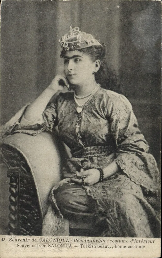 Salonique - Türkische Schönheit, Innenkleidung — Phototypia Baudinat, Paris, n°43 - Vorderseite