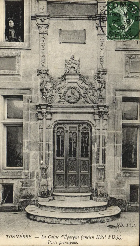 Tonnerre — Die Sparkasse (ehemaliges Hotel d'Uzès), Haupteingang — ND. Fot. - Vorderseite