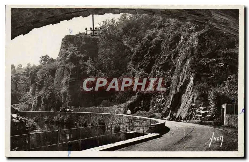 Les rochers à Cousin-le-Pont — Avallon (Yonne) — Edições de Arte 'YONNE' n°999 - Frente
