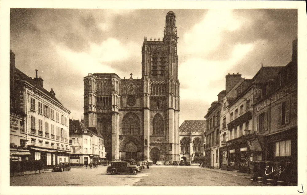 Sens (Yonne) — A Catedral — Editor Edlig, n° J - Frente
