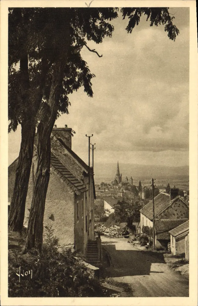 Autun (S.-et-L.) — Die Kathedrale aus dem Dorf Couhard gesehen — YVON Art Editions, Paris - Vorderseite