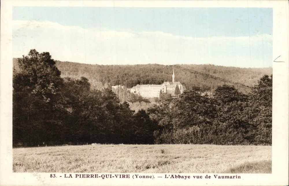 La Pierre-qui-Vire (Yonne) — L'Abbaye vue de Vaumarin — éditeur Artistic, Paris - Recto