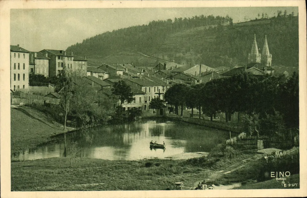 La Louvesc (Ardèche) — Vista central e Lago — Edição de Arte Marguerite Brémond - Frente