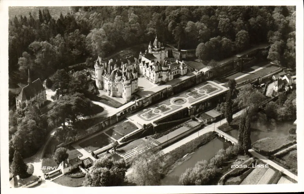 Château d'Ussé — Luftbild — Éditions ERVU à Savran - Vorderseite