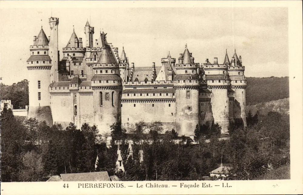 Pierrefonds — Zamek — Front fasady wschodniej — I.L.L. - Awers