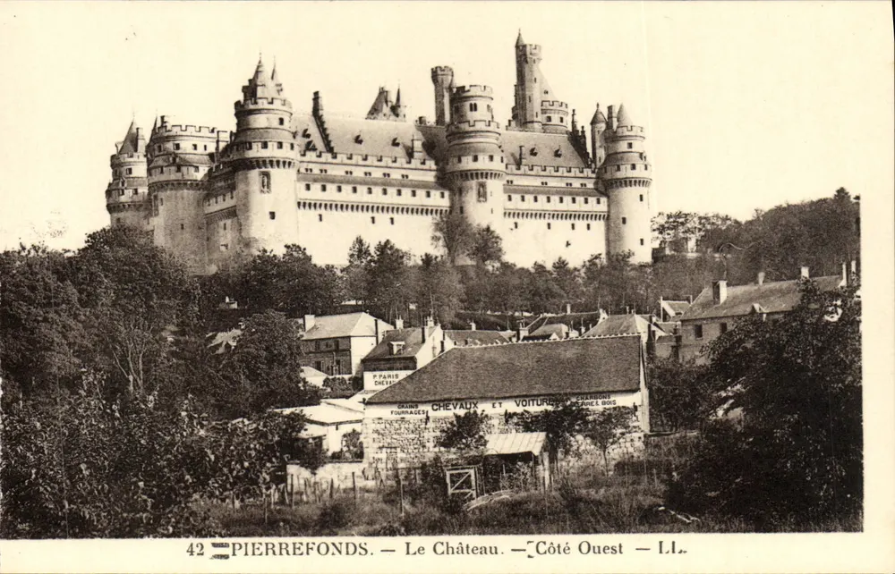 Pierrefonds — O Castelo — Lado Oeste — L.I. - Frente