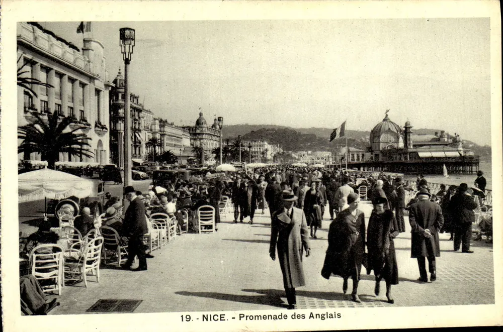 NICE - Promenade des Anglais — vista animada com passeios e terraço de café — editor Alta Riviera, n°19 - Frente