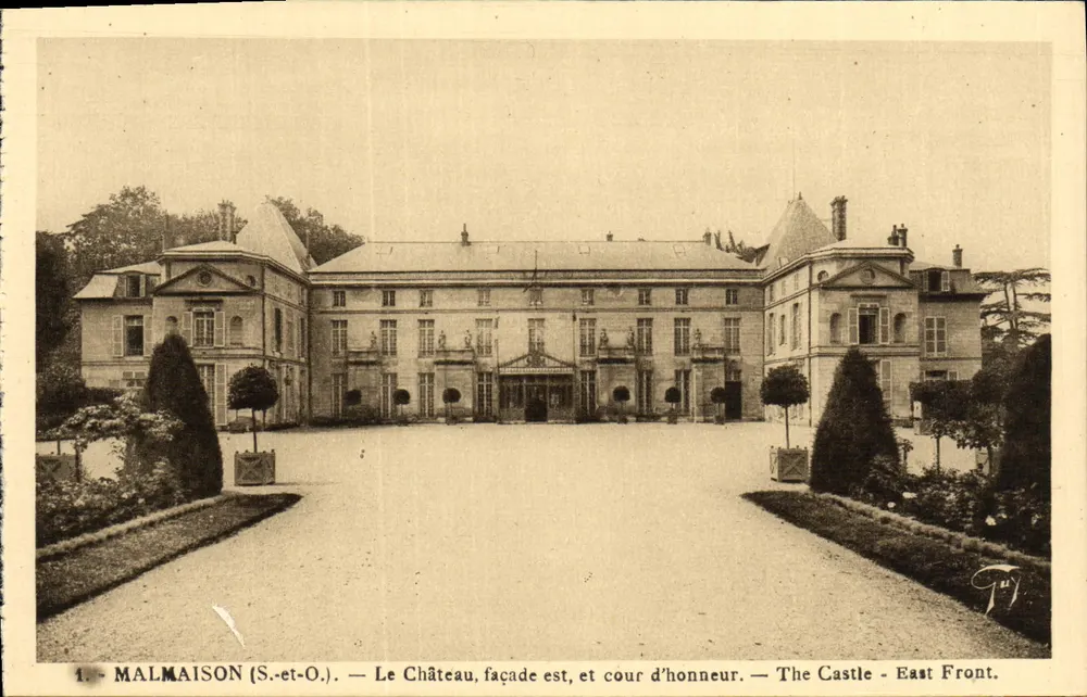 Malmaison (S.-et-O.) — O Castelo, fachada leste, e pátio de honra — A. Leconte, Paris - Frente