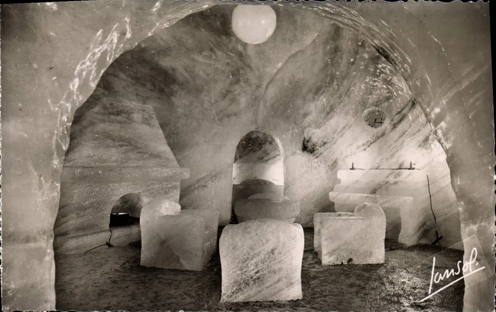 Chamonix - Montenvers (Höhe 1913 m.) — Das Esszimmer der Gletscherhöhle — Jansol - Vorderseite