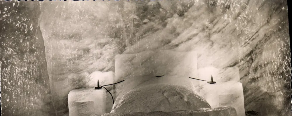 Chamonix - Montenvers (Höhe 1913 m.) — Die Grotte der Mer de Glace, Das Schlafzimmer — JANSOL Photographische Editionen, Savoie - Vorderseite