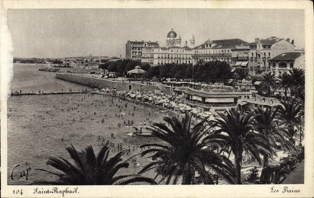 Saint-Raphaël — vue des bains et de l'hôtel Beau-secour — éditeur : Cap, n° 104 - Frente
