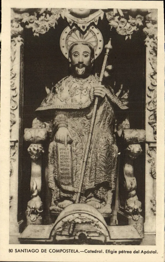 Santiago de Compostela — Kathedrale. Steinfigur des Apostels. - Vorderseite