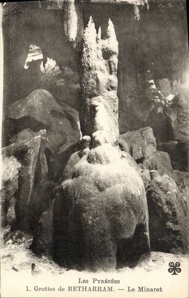 Os Pirineus — Grutas de BETHARRAM — O Minarete - Frente