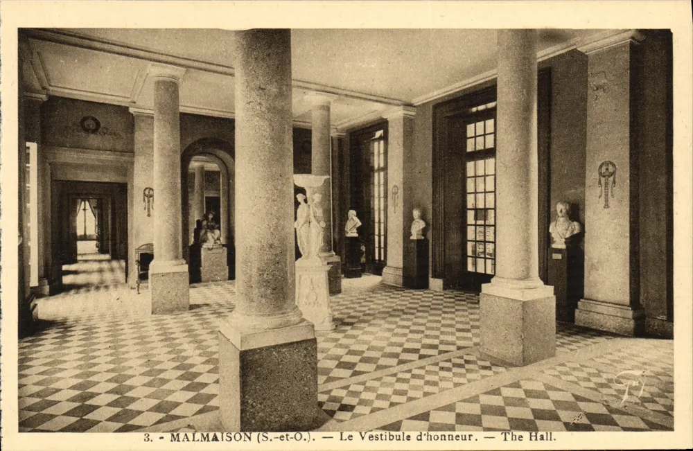 Malmaison (S.-et-O.) — O Vestíbulo de Honra — The Hall - Frente