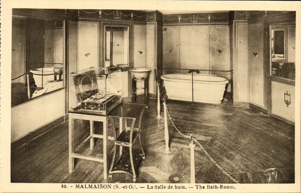 Malmaison (S.-et-O.) — A Sala de Banho — The Bath-Room - Frente