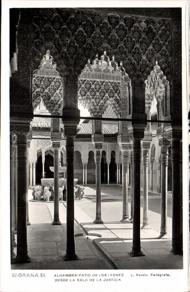 Alhambra - Patio de los Leones — Ansicht von der Sala de la Justicia — L. Roisin, Fotograf - Vorderseite