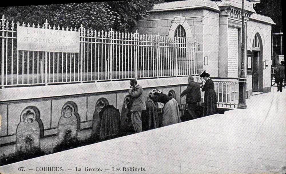 Lourdes — A Gruta — Os Robinets — Editor não identificado, n° 67 - Frente