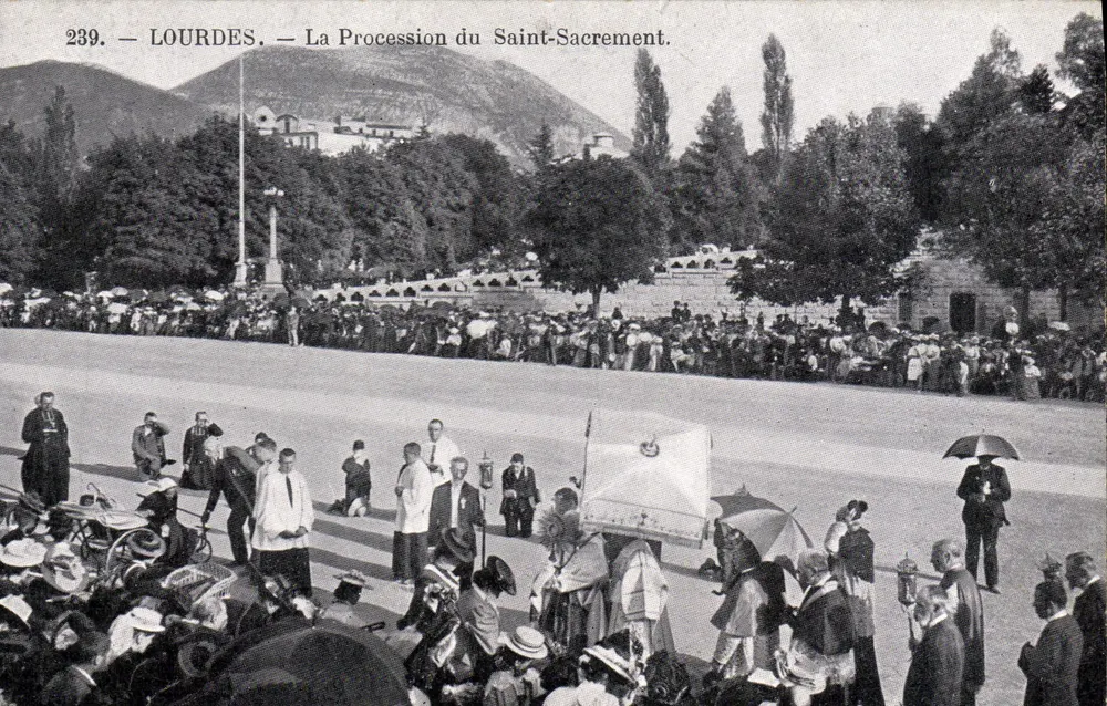 LOURDES — Processão do Santo Sacramento — Editor: , n° 239 - Frente