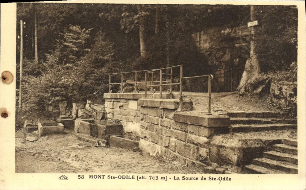 Monte Ste-Odile — A Fonte de Ste-Odile — CPAGAIGENNE DES ARTS PHOTOGRAPHIQUES - STRASBOURG - Frente